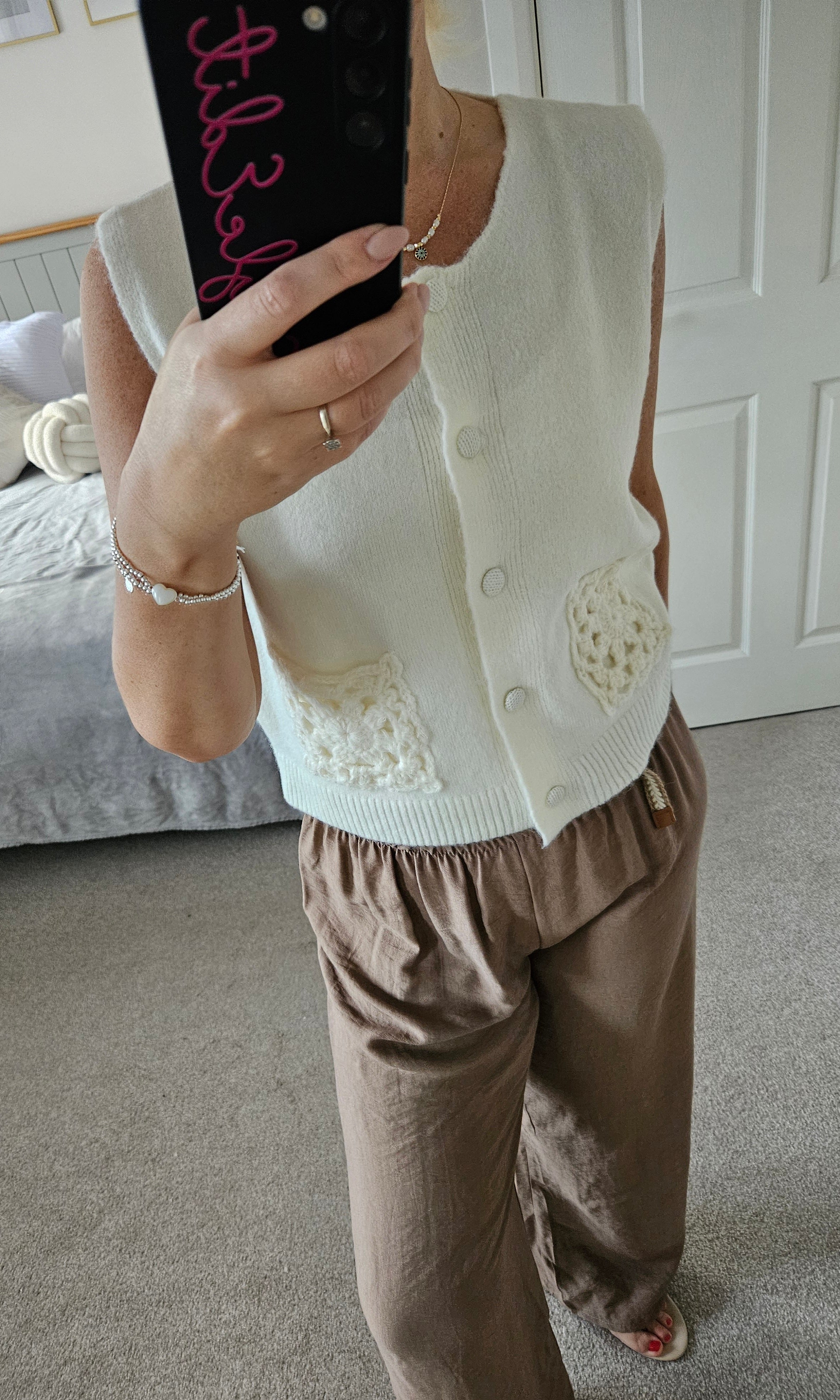 Ivy sleeveless knit with crochet pockets - Cream